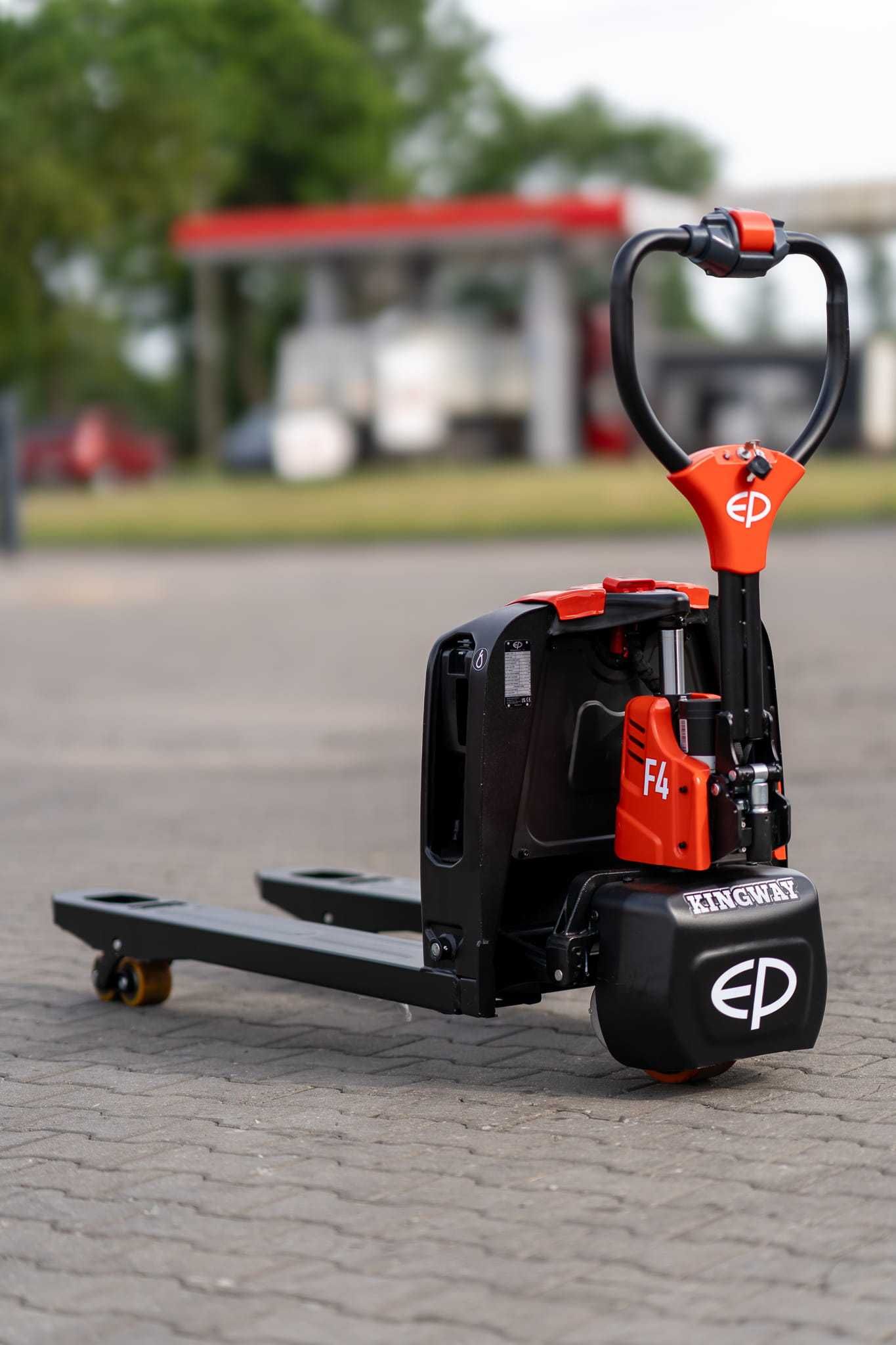 NOWY Paleciak F4 1500 kg wózek paletowy elektryczny Li-lion 20 Ah FV