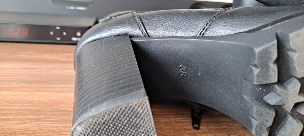 Botki  czarne roz. 38