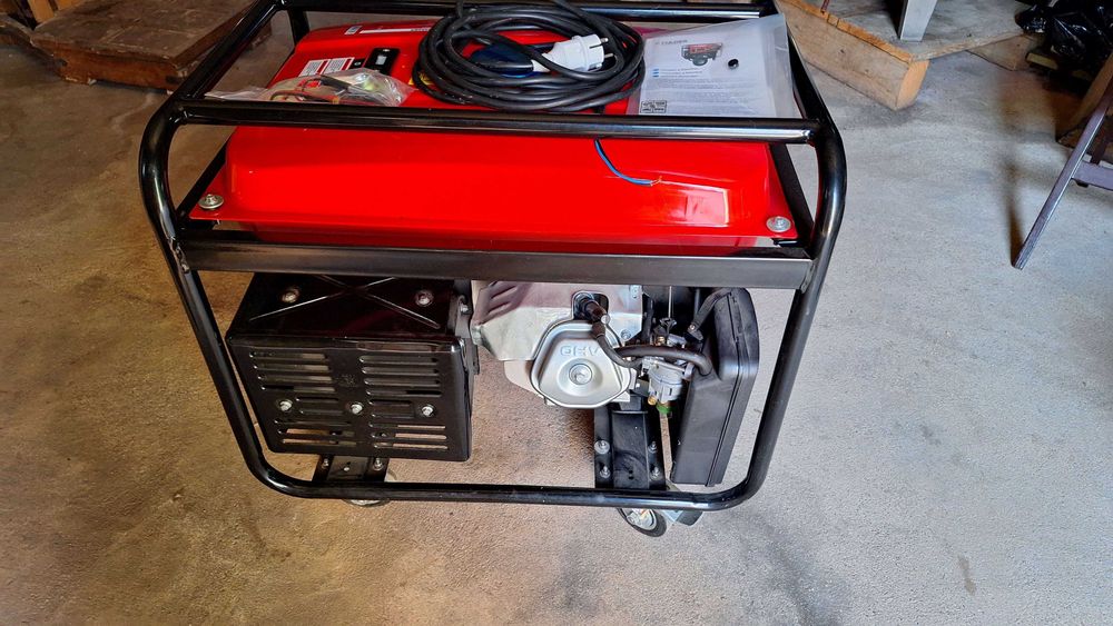 Gerador a Gasolina. 5,5 KVA. COMO NOVO!