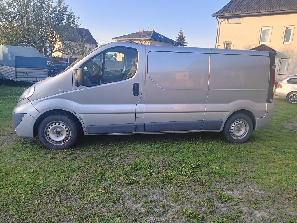 Zamiana Renault Trafic 2010 2.5 automat stan bardzo dobry zamiana