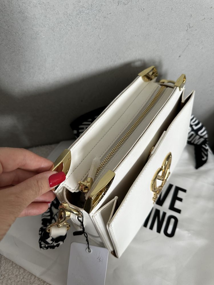 Biała elegancka torebka Love Moschino