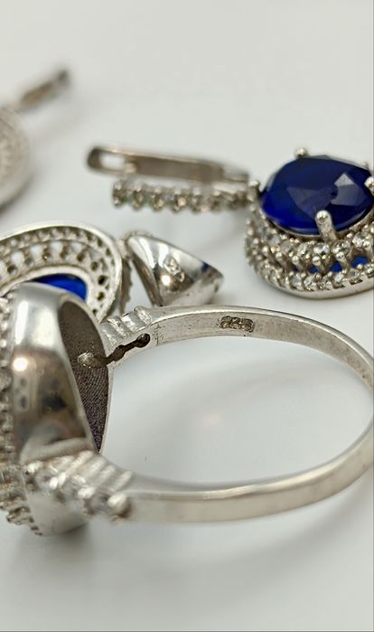 Серебряный набор с сапфирами  925 пробы