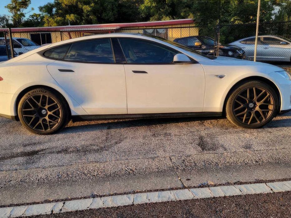 Tesla Model S      2013