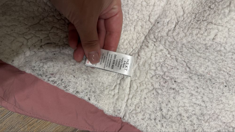 Next куртка 116 см