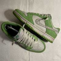 Nike dunk safari green