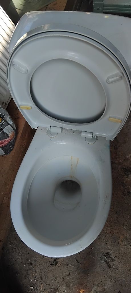 Wc kompakt na budowe