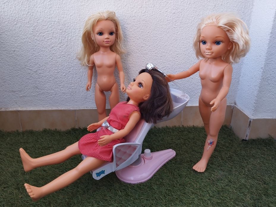 Nancy: bonecas e cadeira de cabeleireiro