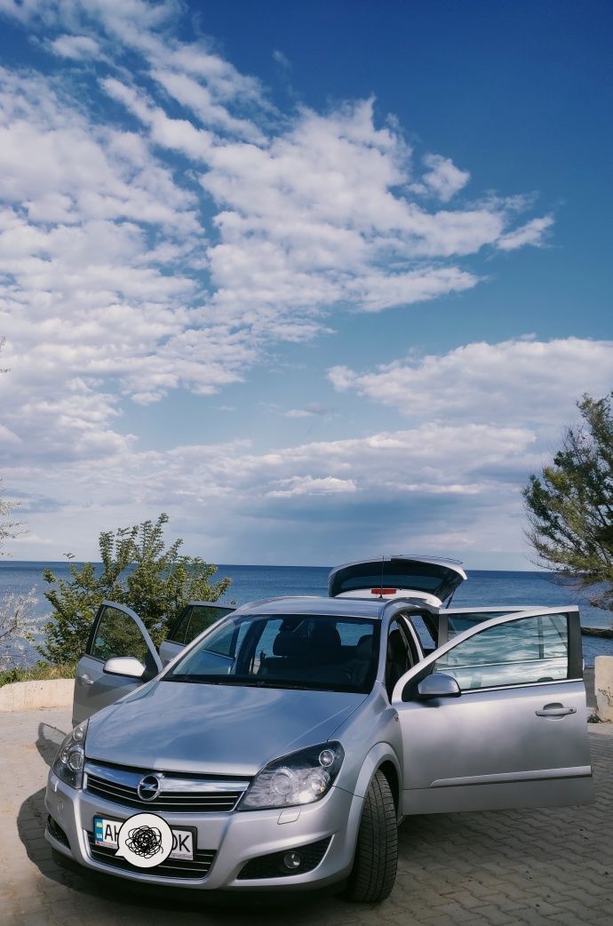 Продам свою машину Opel astra ashka 2009 дизель!