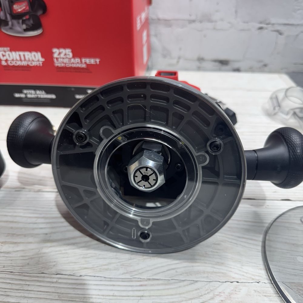 Акумуляторний фрезер Milwaukee M18 2838-20 FUEL 12 мм
