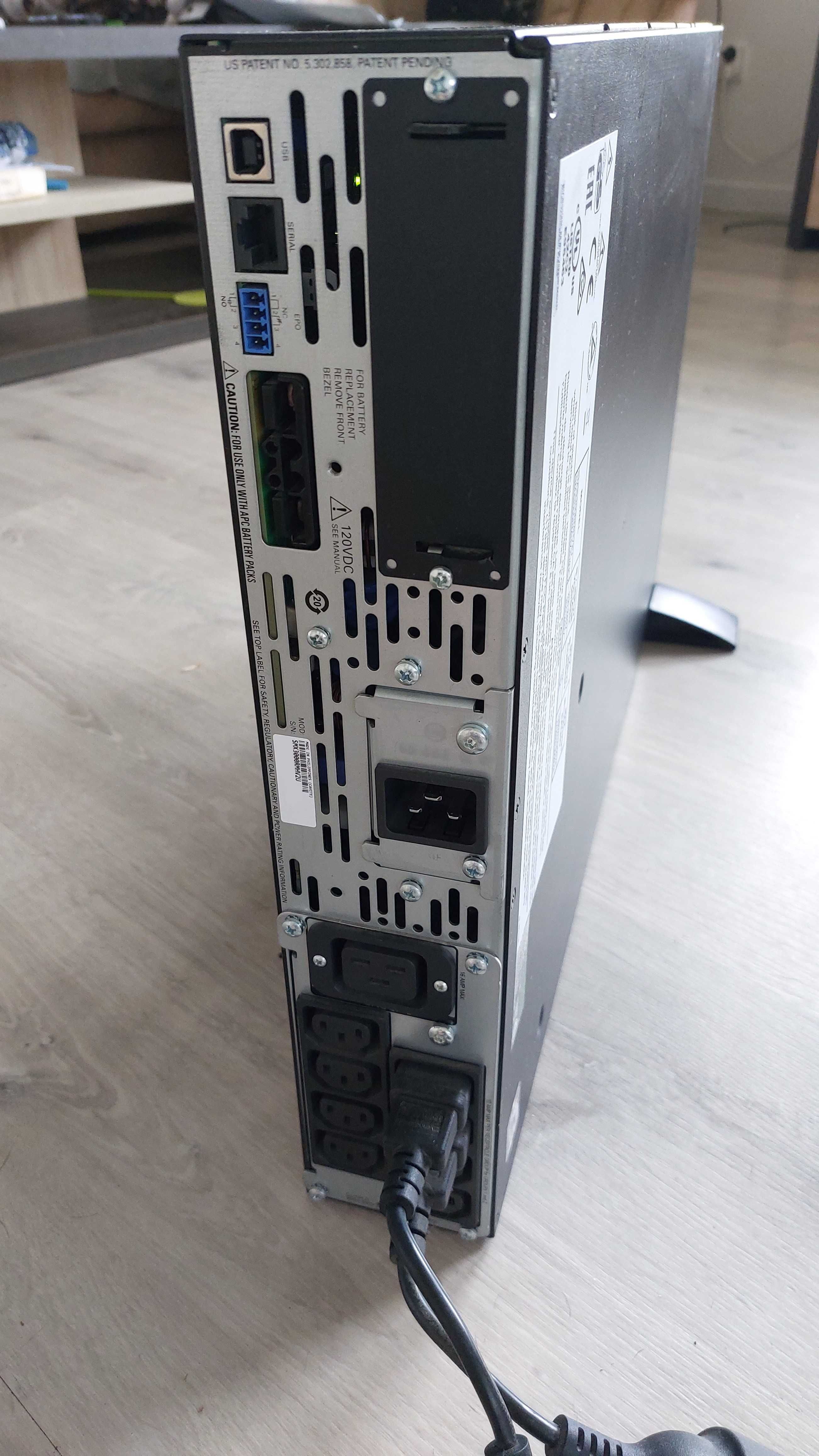 Zasilanie awaryjne UPS 3000W model APC SMX3000RMHV2U