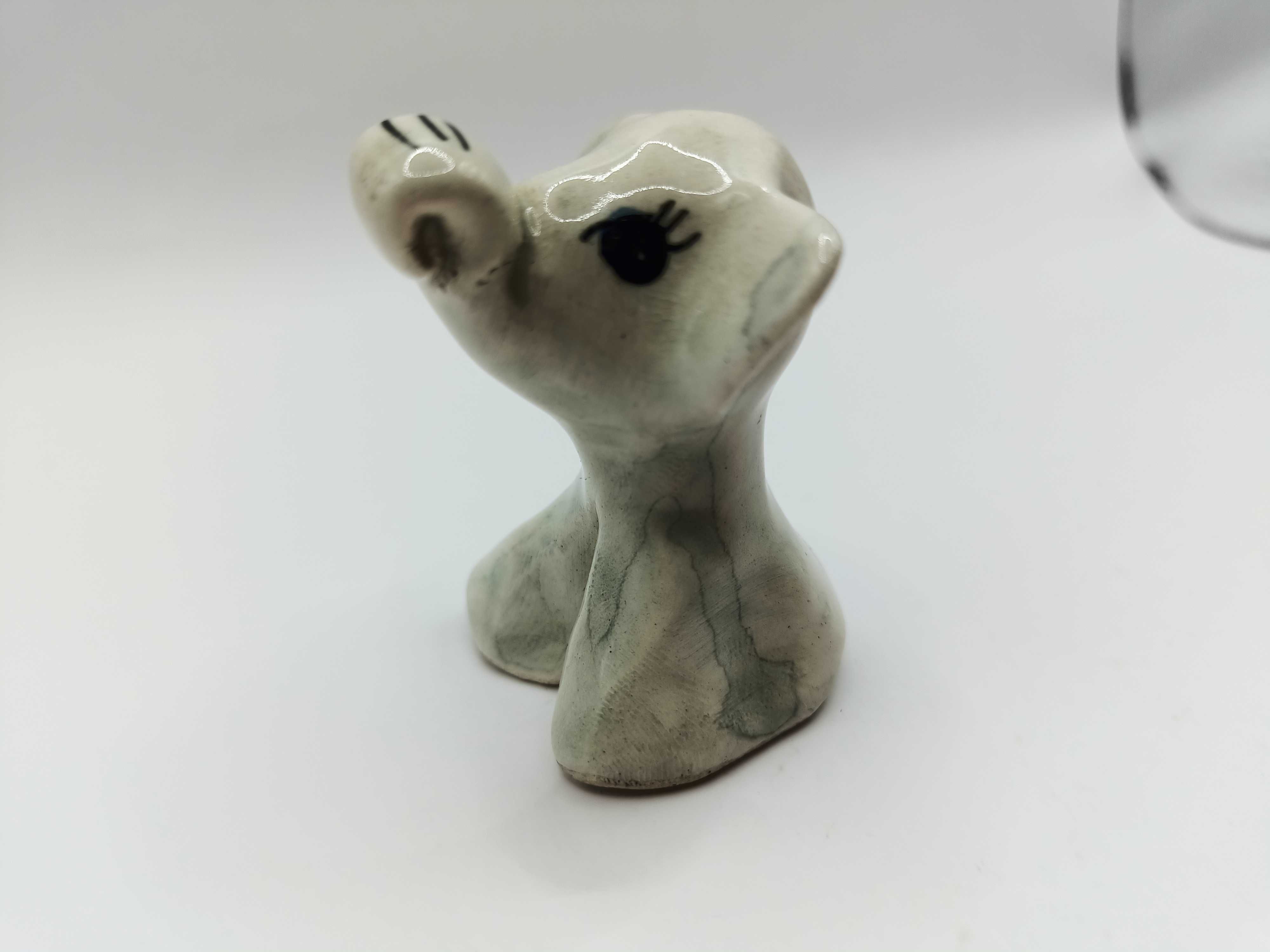 Figurka ceramiczna mały słoń