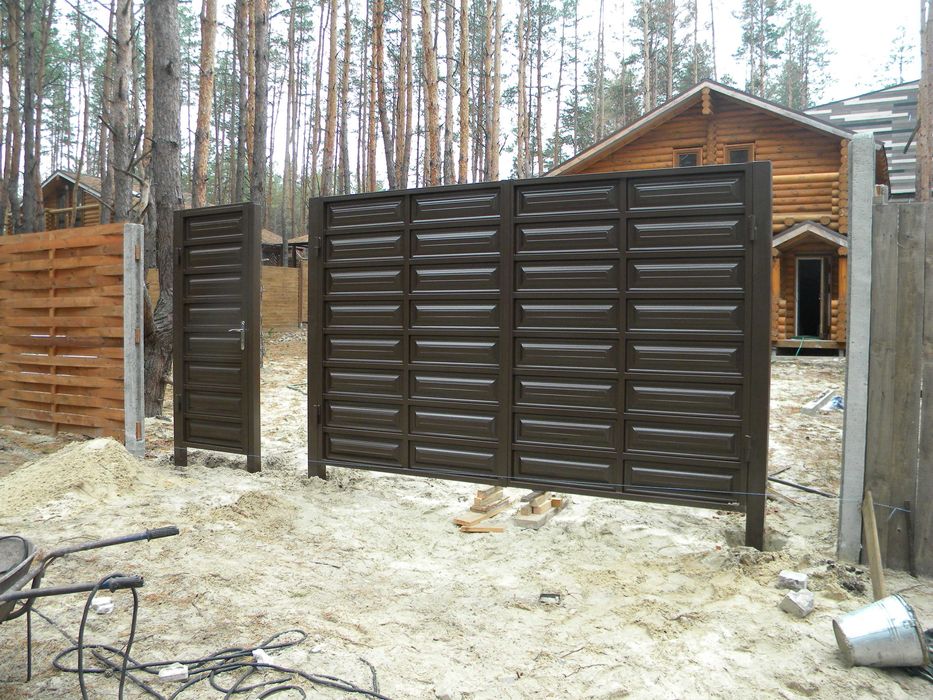 Распашные ворота, въездные, с калиткой, автоматические