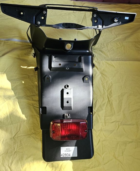 Задній підкрилок  кріплення номерного знаку мотоцикл BMW R1200RT