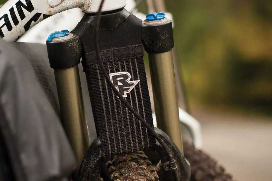 błotnik przedni RaceFace Mud Crutch, L