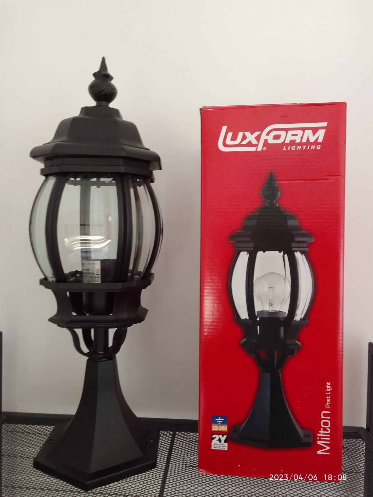Lampa NOWA stojąca na prąd MILTON firmy Luxform