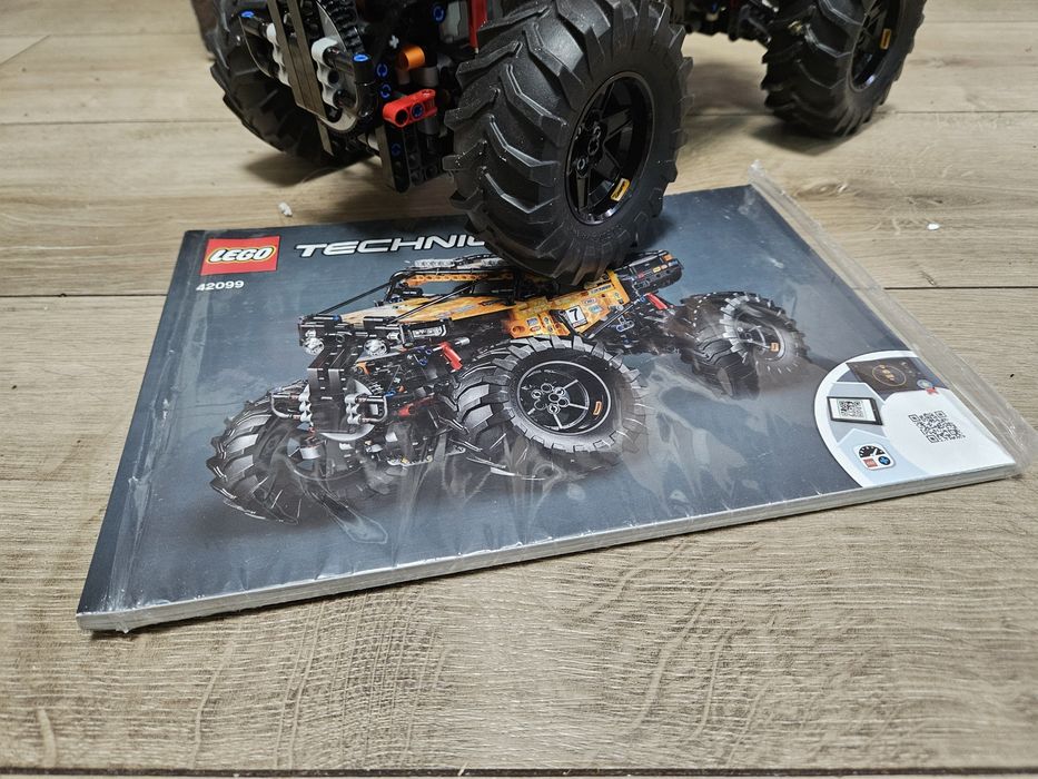 Lego 42099 Technic на подарок, оригинал состояние нового Лего техник