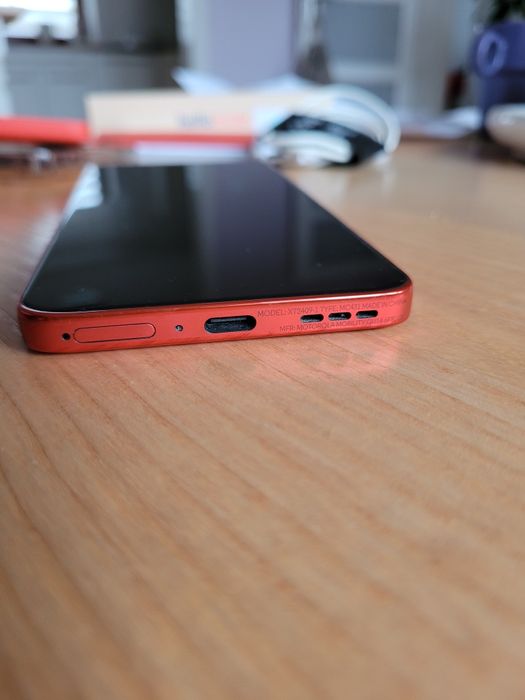 Motorola edge 50 neo 12/512 stan jak nowy