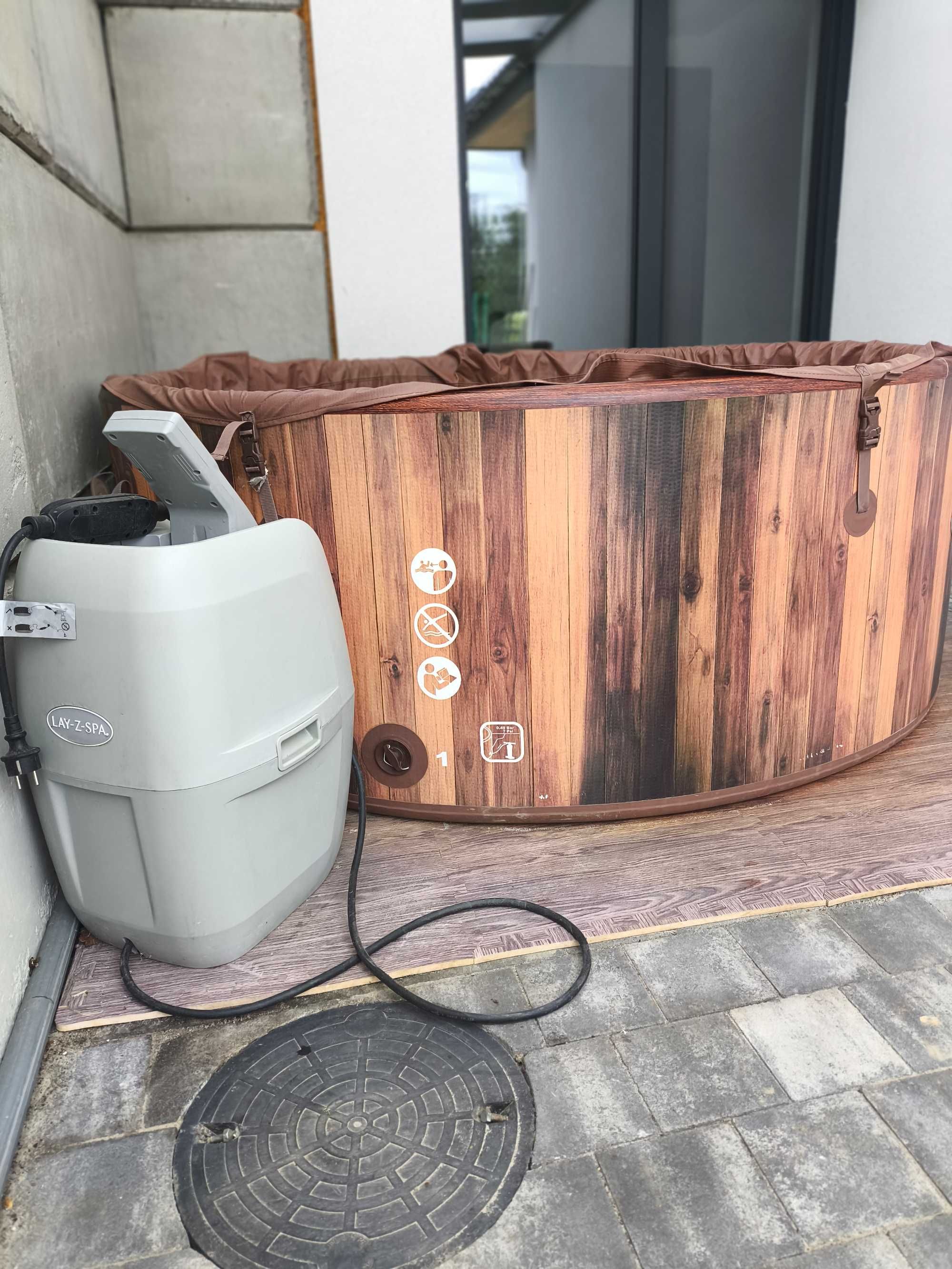 Jacuzzi zewnętrzne wewnętrzne Bestway Lay-z Spa Helsinki AirJet