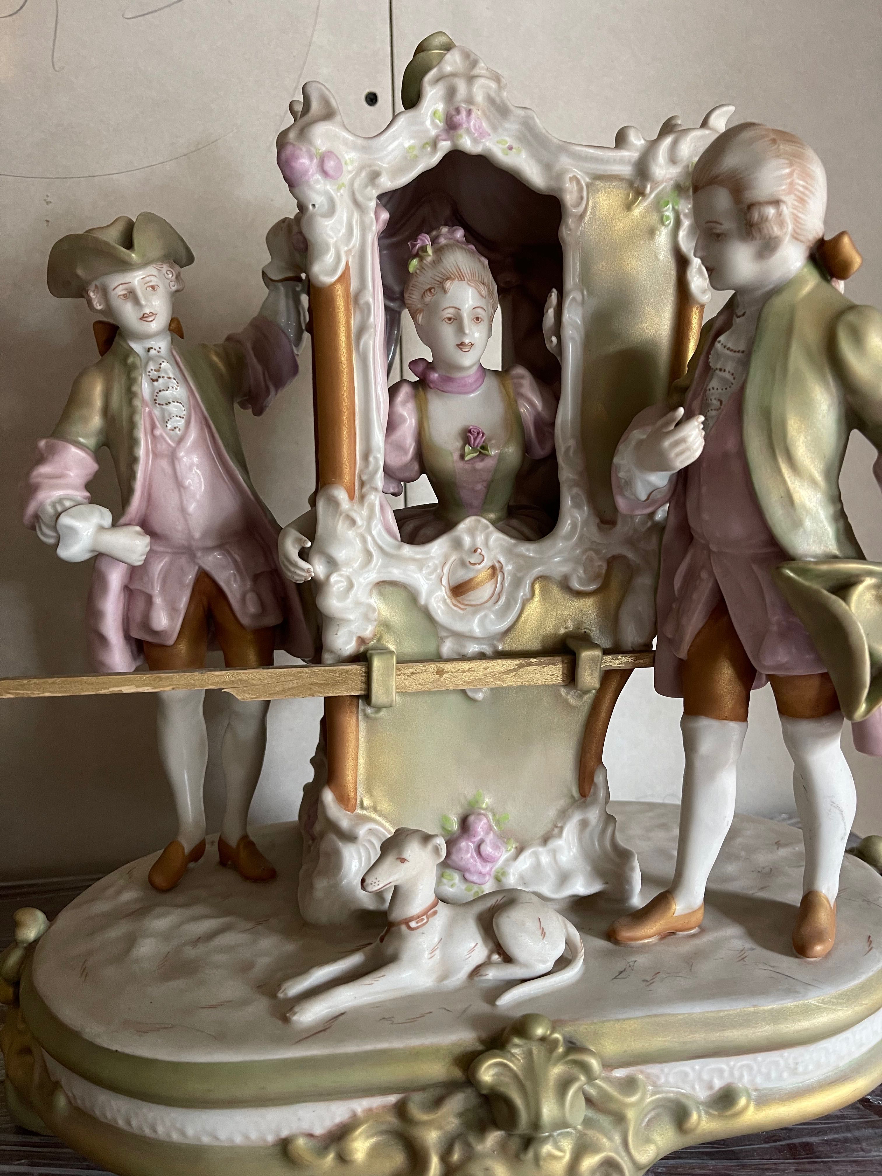 Дама с лакеями. Royal Dux Bohemia.