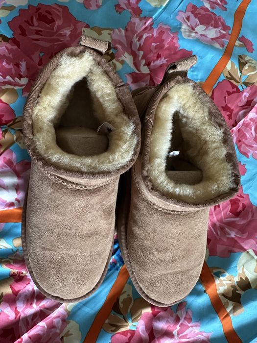 UGG натуральные замшевые с овчиной