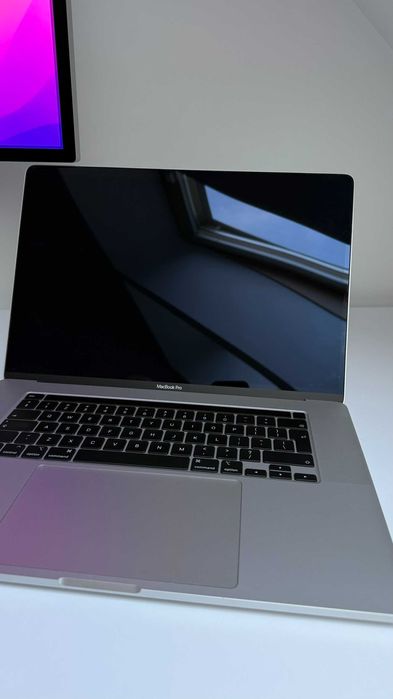 MacBook Pro 16” (2019) – i7 / 16 GB RAM / 512 GB SSD