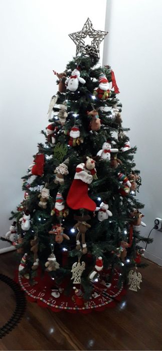 Vendo Árvore de Natal 1.80M Como Nova Sem Decoração