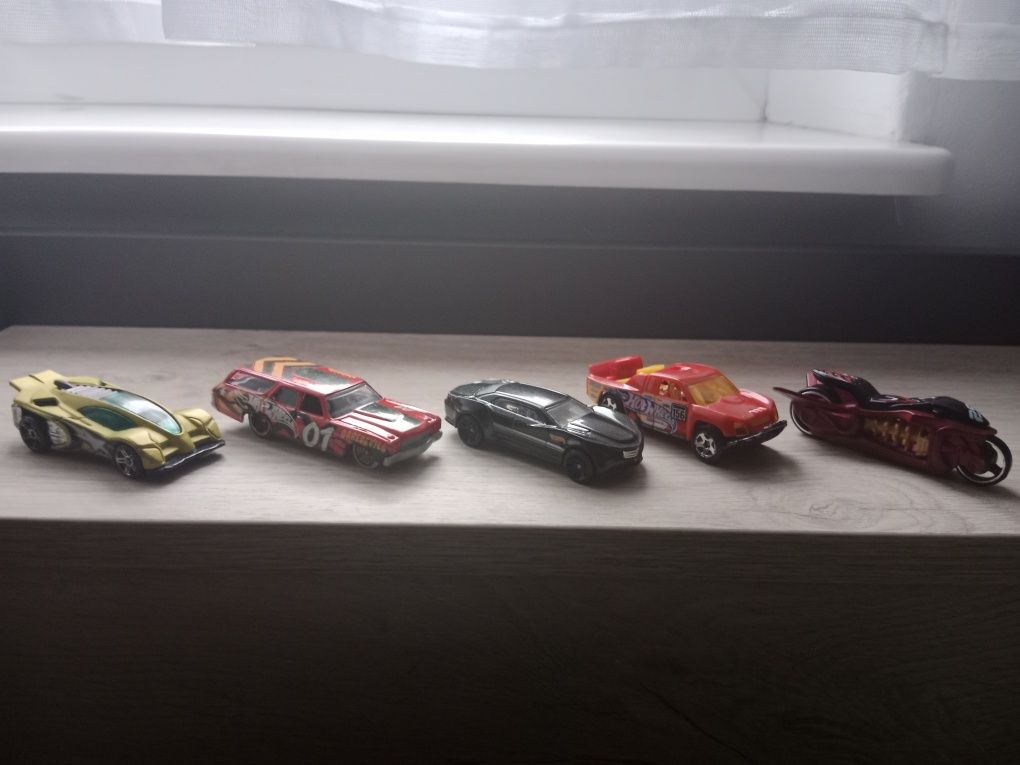 Samochody hot wheels