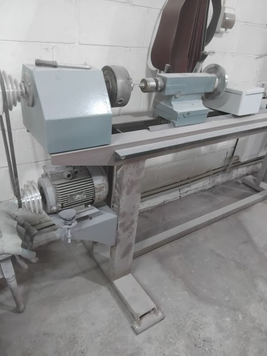 Токарний станок по дереву