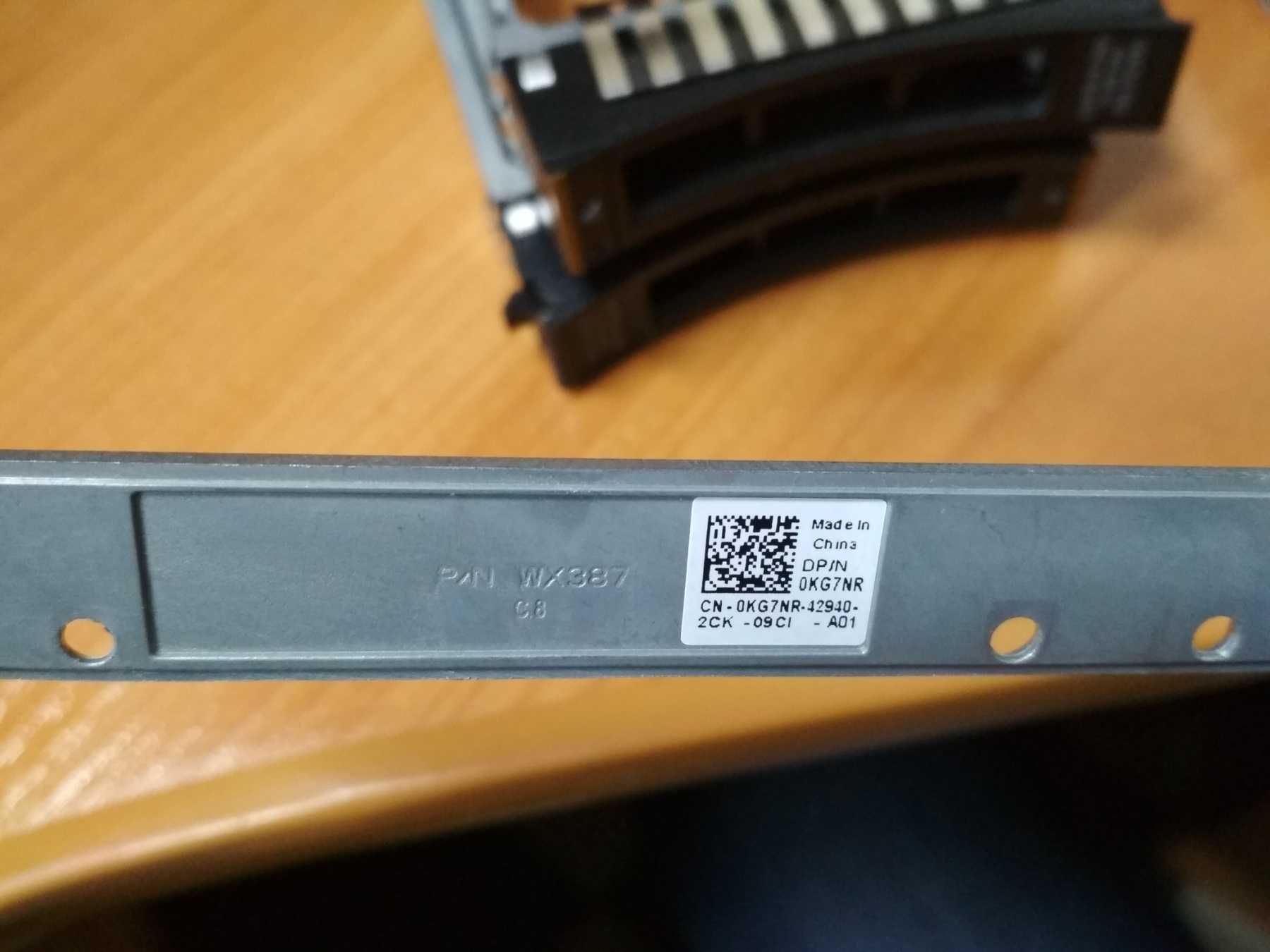 Dell IBM дискові корзини салазки 2.5` RACK WX387 45W8687