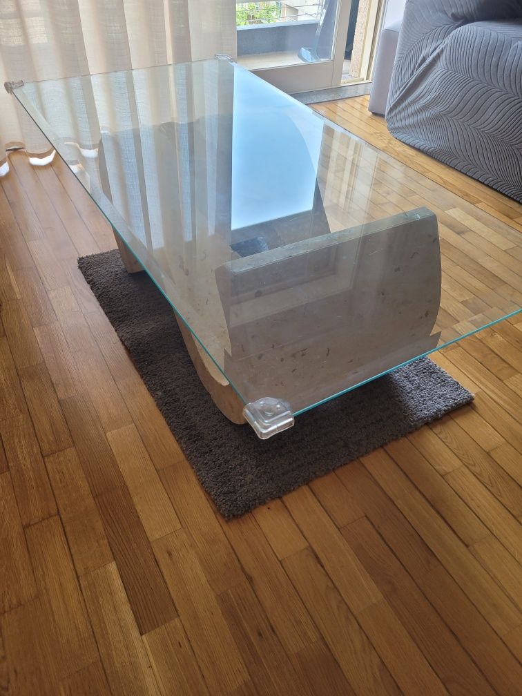 Mesa de vidro, emitar mármore.