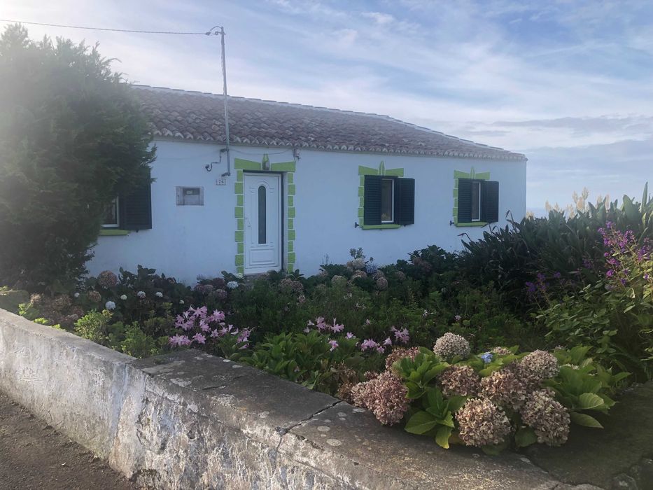 Moradia em Altares - Terceira (Excelente Negócio)