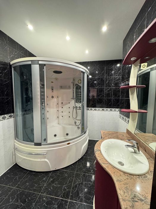 Продаж 3 кімнатної квартири Центр