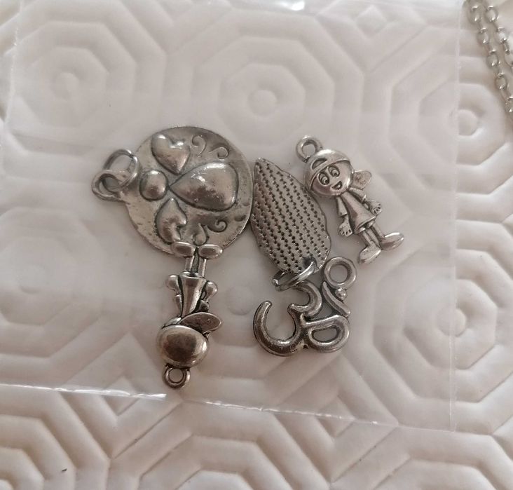 Fios e medalhas, lote todo por 6€