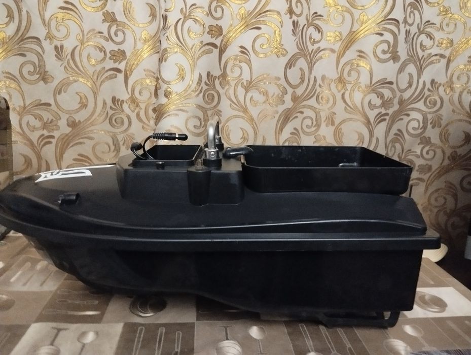 Закормочный кораблик