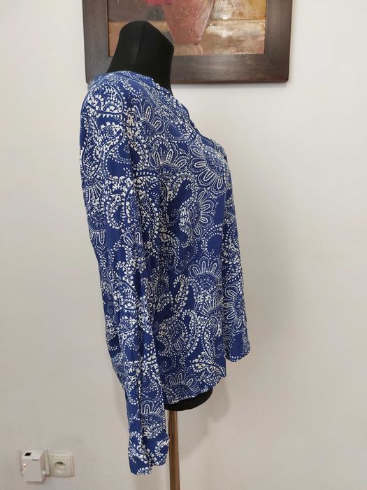 Niebieska bluzka w białe, à la greckie wzory, S