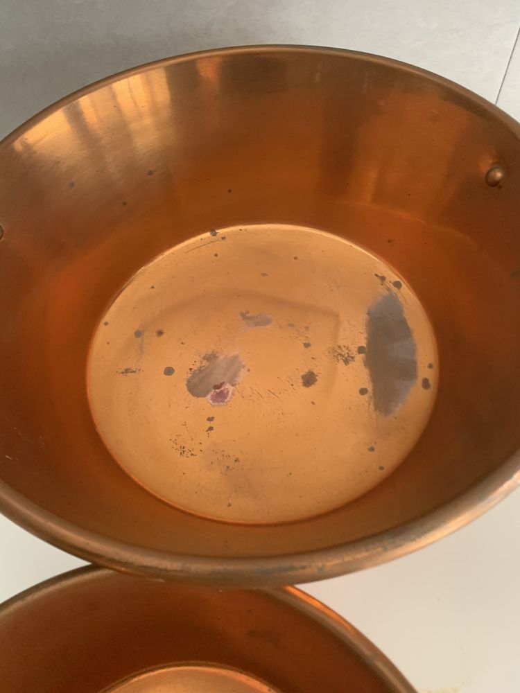 Dois tachos de cobre