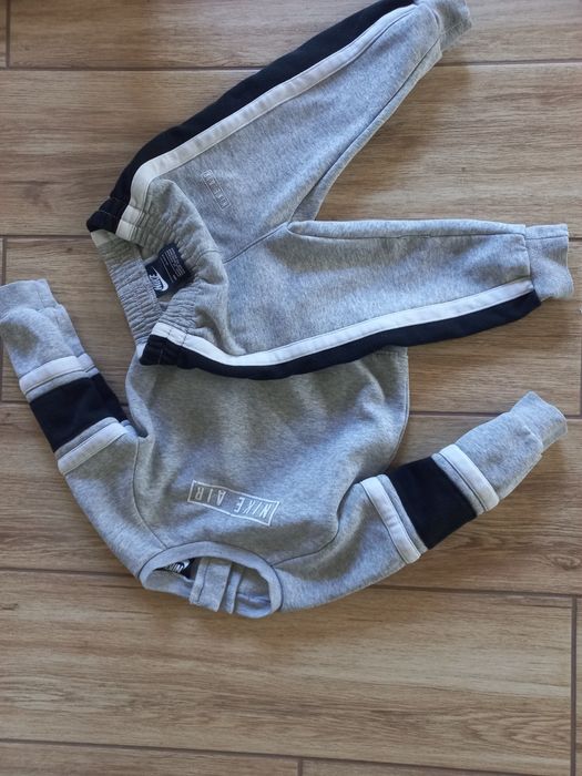 Firmowy dres dla chłopca-NIKE-rozmiar-80/86cm