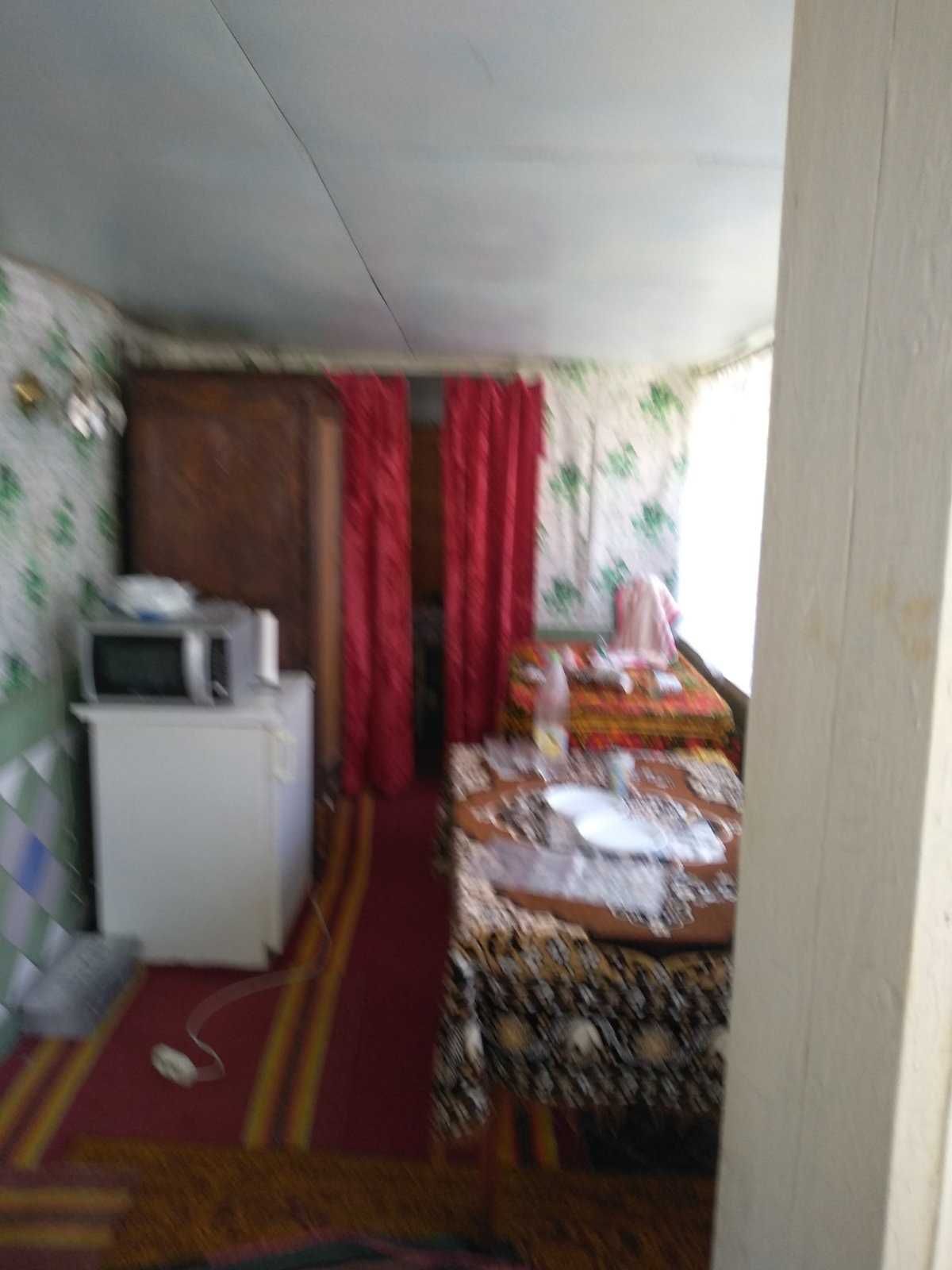 Домогосподарство разом із ковбасним цехом