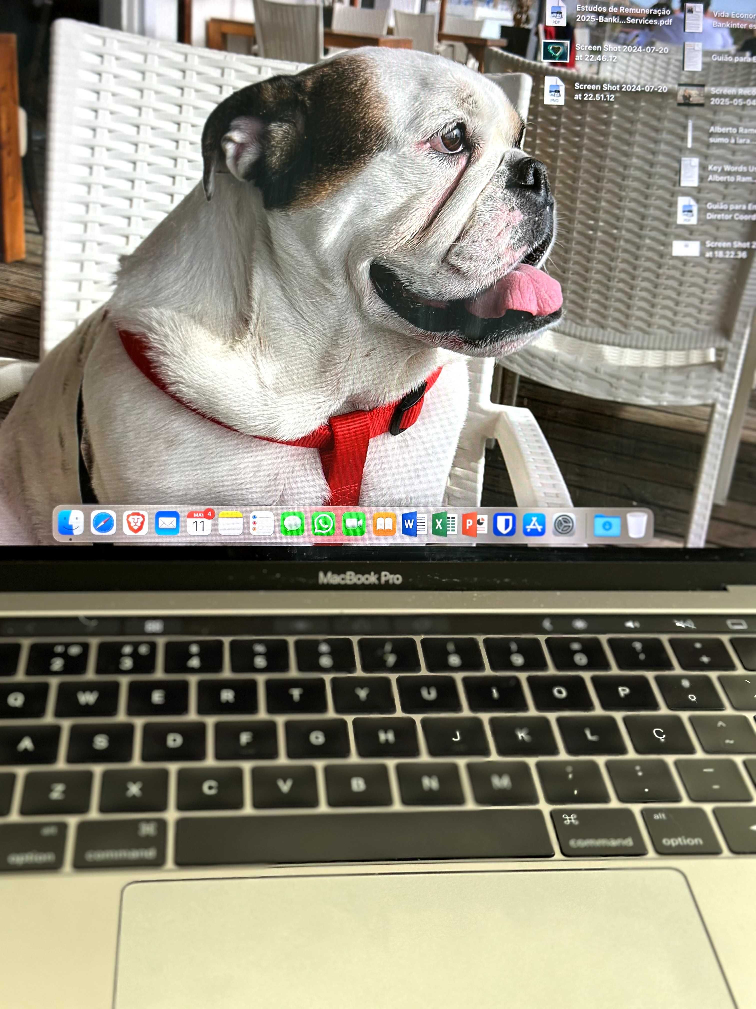 MacBook Pro de 13 polegadas - Teclado Português