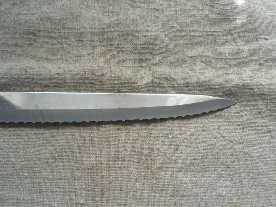 Японский нож с серрейторной заточкой Piere Santini