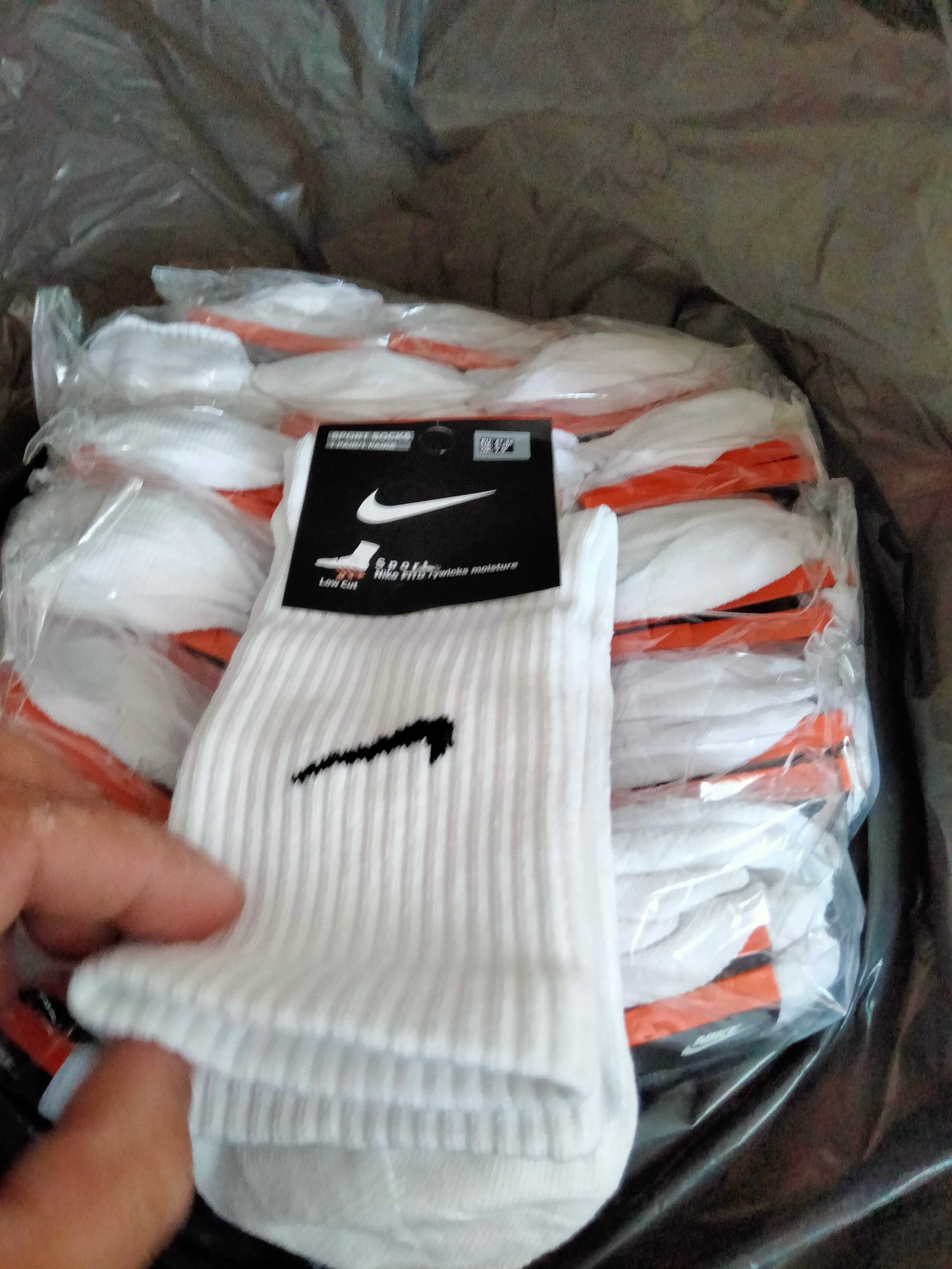 ///Носки с логотипом Найк. Носки высокие Nike.