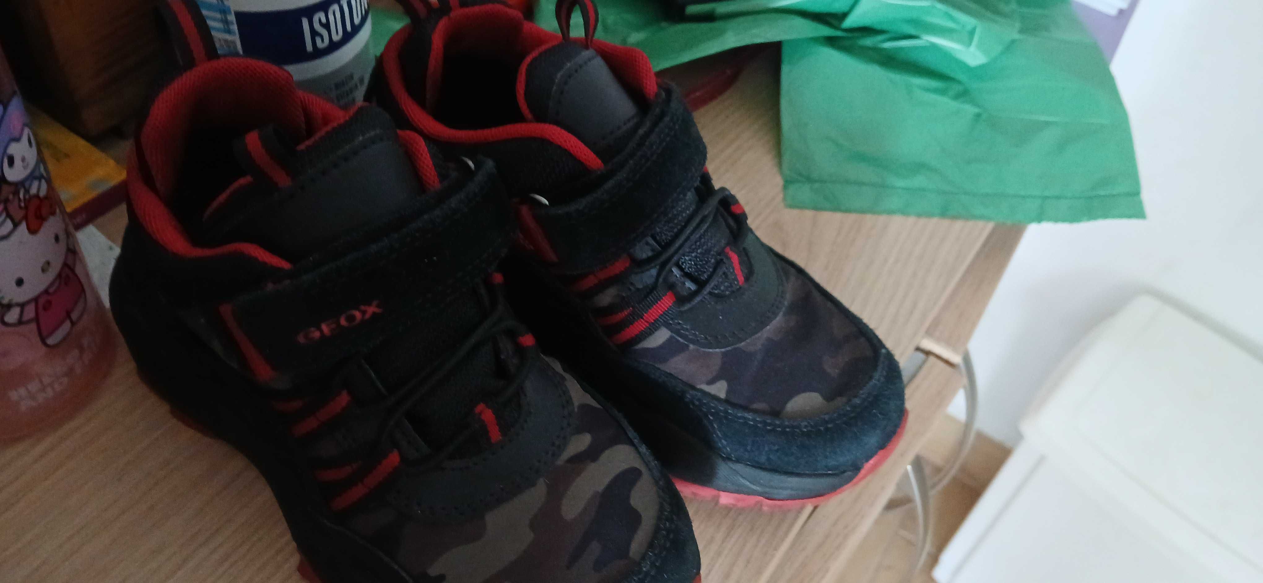 Geox
Sneakersy J Heevok B.B Abx A J16FBA 0MN22 C0048 S Czarny