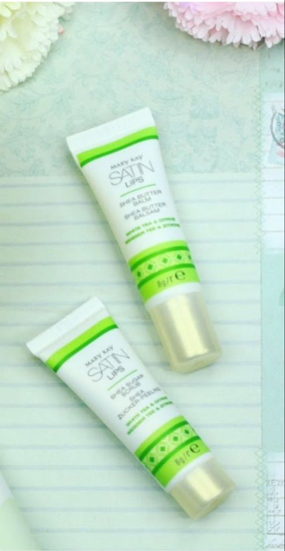 Peeling i balsam do ust z masłem Shea Mary Kay