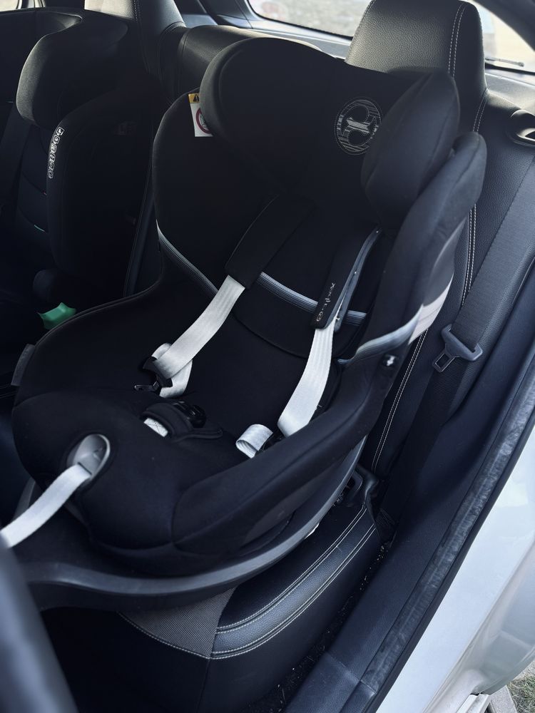 Fotelik samochowdy dziecięcy baza isofix do 18kg  Cybex Sirona i-size