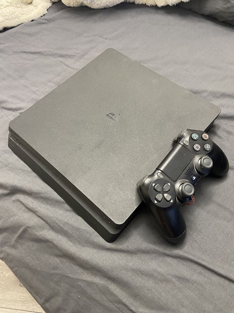 Продам PS4 1 терабайт