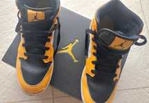 Buty NIKE Air Jordan 1 MID sportowe