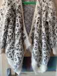 Sweter w panterkę włochaty