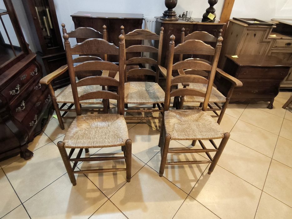 Komplet 5 krzeseł dębowych z plecionym siedziskiem – rustykalne.