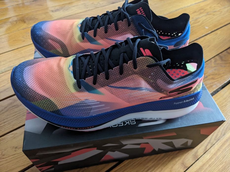 Продам бігові кросівки Skechers Go Run Speed Freek