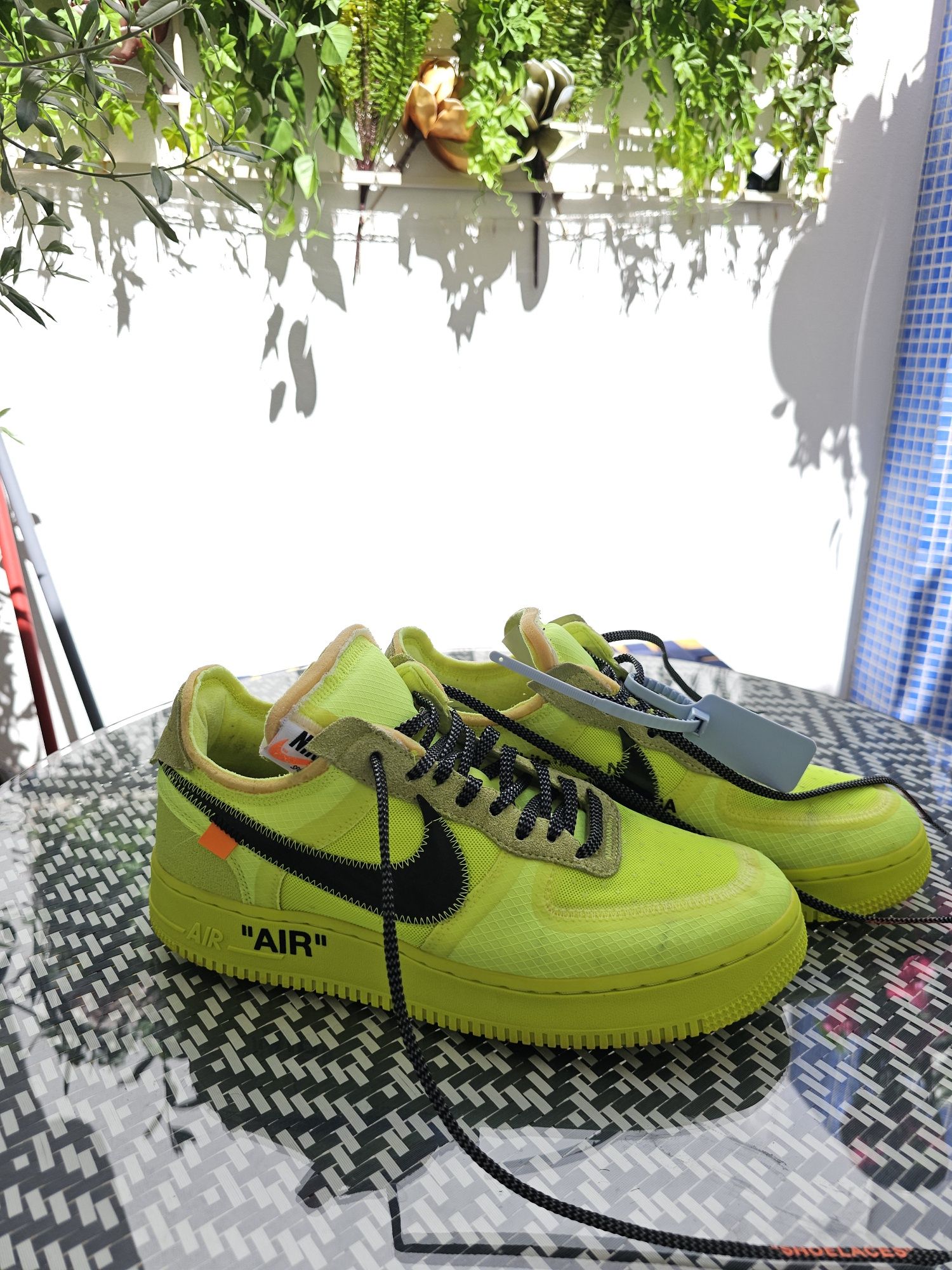 Nike Air Force 1 Off-White Volt